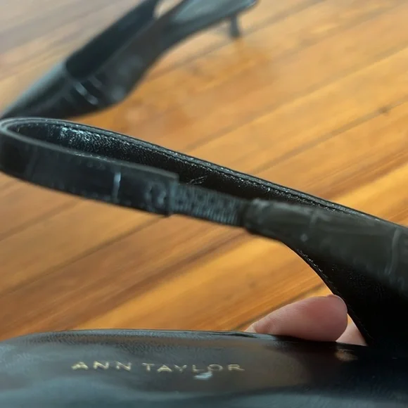 Ann Taylor Elegant Black Croc Embossed Leather Pointy Toe Slingback Heels - 9 - Picture 7 of 10